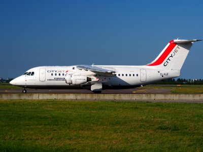 EI-RJF Cityjet British Aerospace Avro RJ85 - cn E2337 taxiing 18july2013 pic-003