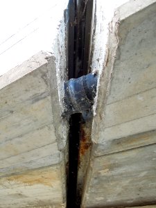 Elsterentlastungsbrücke B 186 Dehnungsfuge am Südostende des Brückenkörpers Anfang März 2018