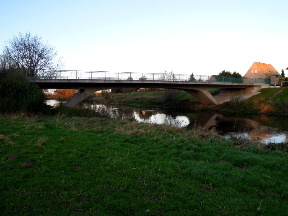 Elsterbrücke Döhlen (S 68) die Straße zwischen Döhlen und Wiederau überführend Ende Oktober 2017