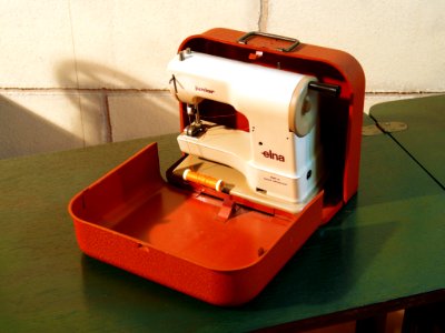ELNA Junior sewing machine, pic3