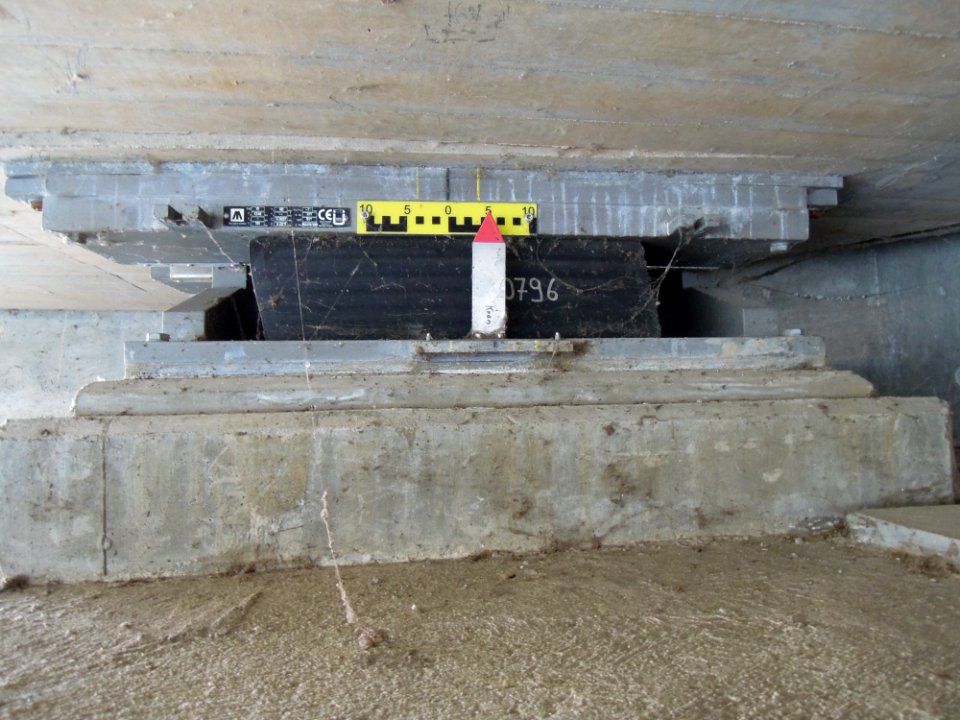 Elsterentlastungsbrücke B 186 Polymer-Auflager bei Minustemperaturen Anfang März 2018b