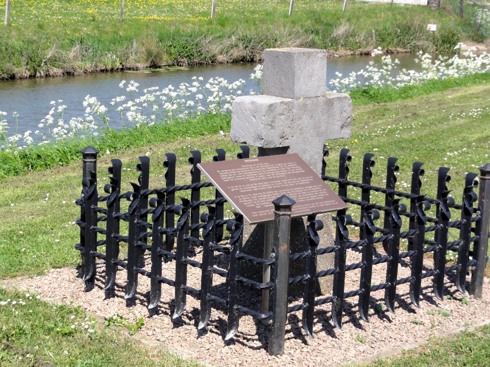 Elst Rijksmonument 14951 moordkruis langs de Linge 02