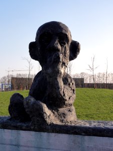 Elst (Overbetuwe) Sculpture near school at Colosseum, detailed view