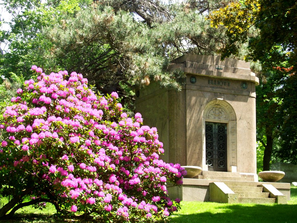 Elliott Mausoleum, Homewood Cemetery, 2015-05-19, 01