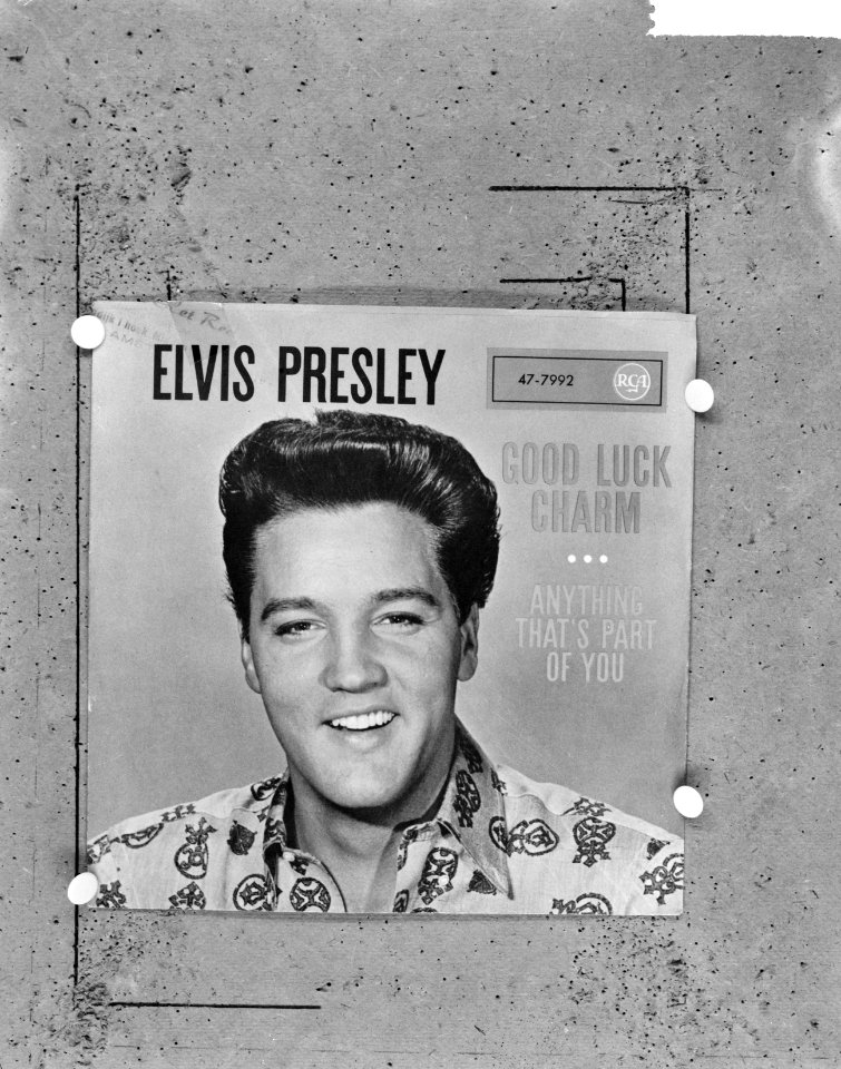 Elvis Presley foto van hoes van single Good Luck Charm, Bestanddeelnr 914-8824