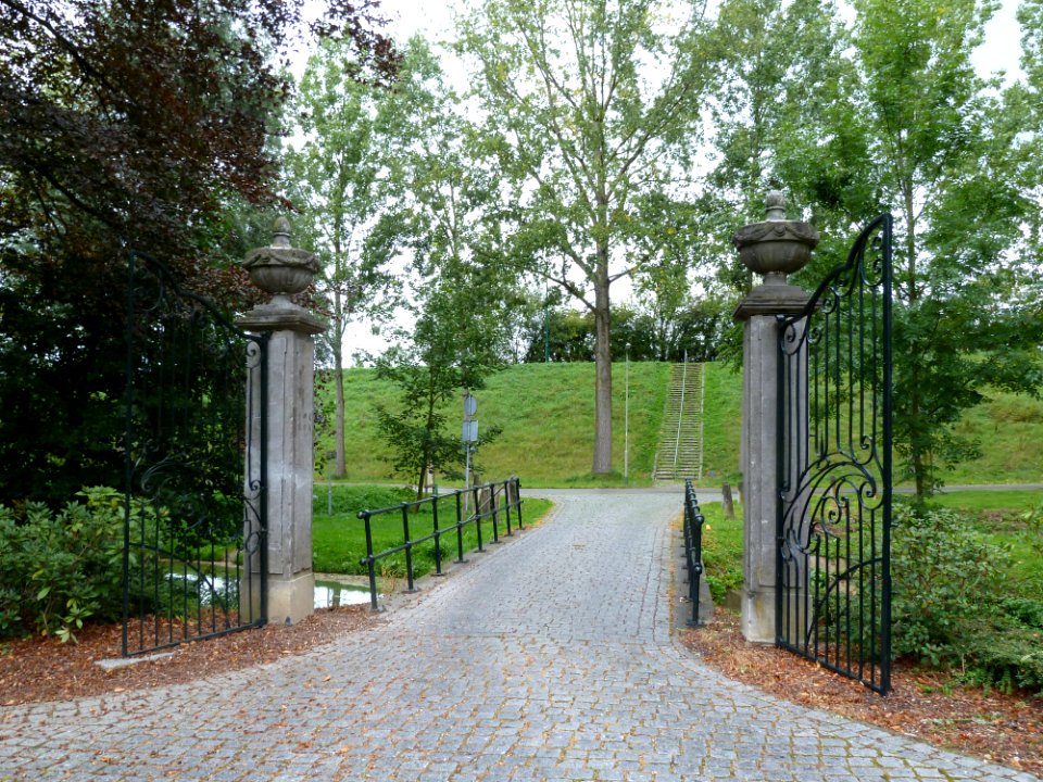 Elsloo-Kasteel Elsloo-natuurstenen hekpijlers