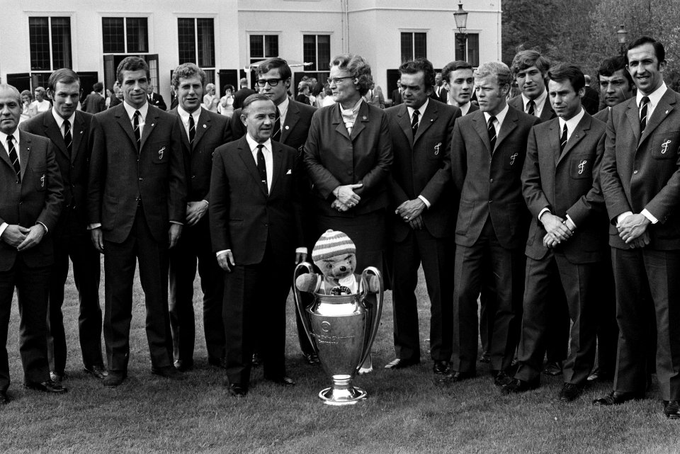 Elftal Feijenoord ontvangen op Catshuis, Den Haag de Cup, Bestanddeelnr 923-5099
