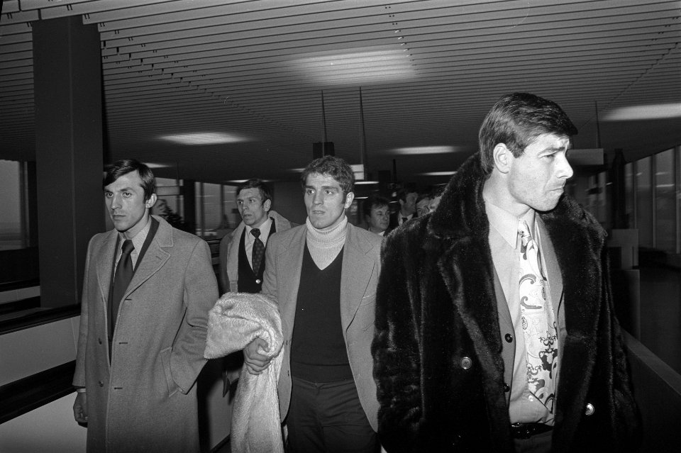 Elftal CSKA-sofia op Schiphol aangekomen, Bestanddeelnr 926-0580