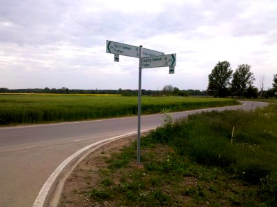 Elsterradweg am Schwennigkeufer bei Altengroitzsch, Abzweig Wirtschaftsweg zwischen Gatzen und Elstertrebnitz im Mai 2016b