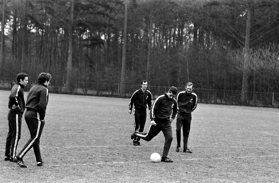 Elftal Feyenoord traint in KNVB-Sportcentrum Zeist voor wedstrijd tegen Vorwarts, Bestanddeelnr 923-3538