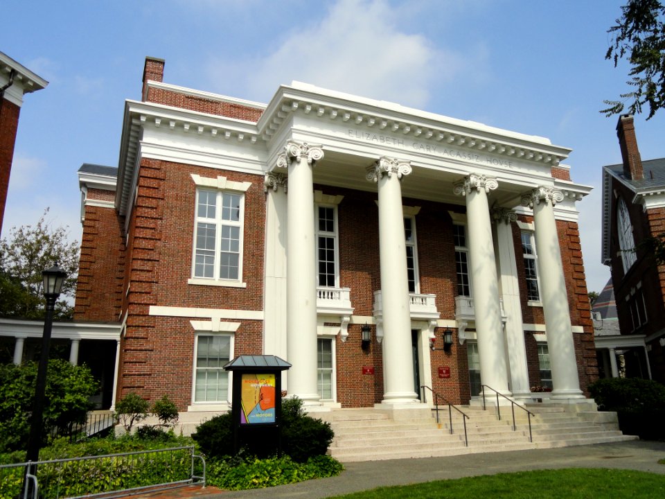Elizabeth Cary Agassiz House - Radcliffe Yard, Harvard University, Cambridge, Massachusetts, USA - DSC04485