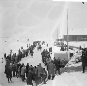 Elfstedentocht 1963. Overzicht bij Workum, vanaf Hindeloopen hebben de deelnemer, Bestanddeelnr 914-7246