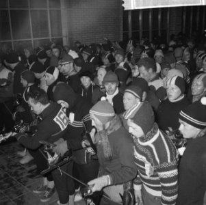 Elfstedentocht 1963. Deelnemers bij de start te Leeuwarden, Bestanddeelnr 914-7261