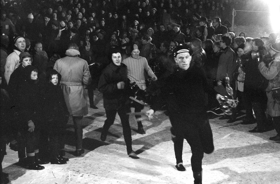 Elfstedentocht 1963 . Doorkomst te Sneek, Bestanddeelnr 914-7232