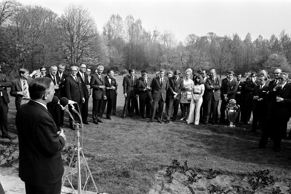 Elftal Feijenoord ontvangen op Catshuis, Den Haag de Cup, Bestanddeelnr 923-5098