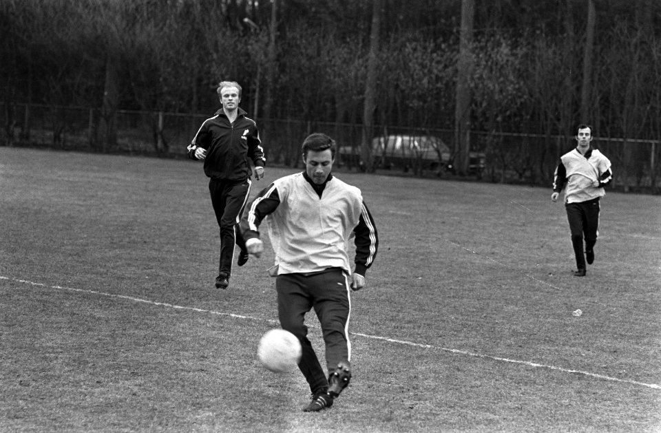 Elftal Feyenoord traint in KNVB-Sportcentrum Zeist voor wedstrijd tegen Vorwarts, Bestanddeelnr 923-3536