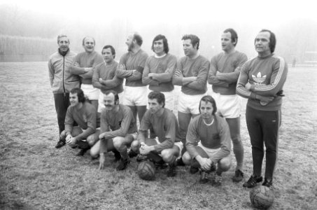 Elftal van de oud-internationals, Bestanddeelnr 926-9112