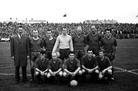 Elftal PSV Appel, van Wissen , Pijs, Bals, Wiersma, Brusselers, Donners, Verdon, Bestanddeelnr 915-5069