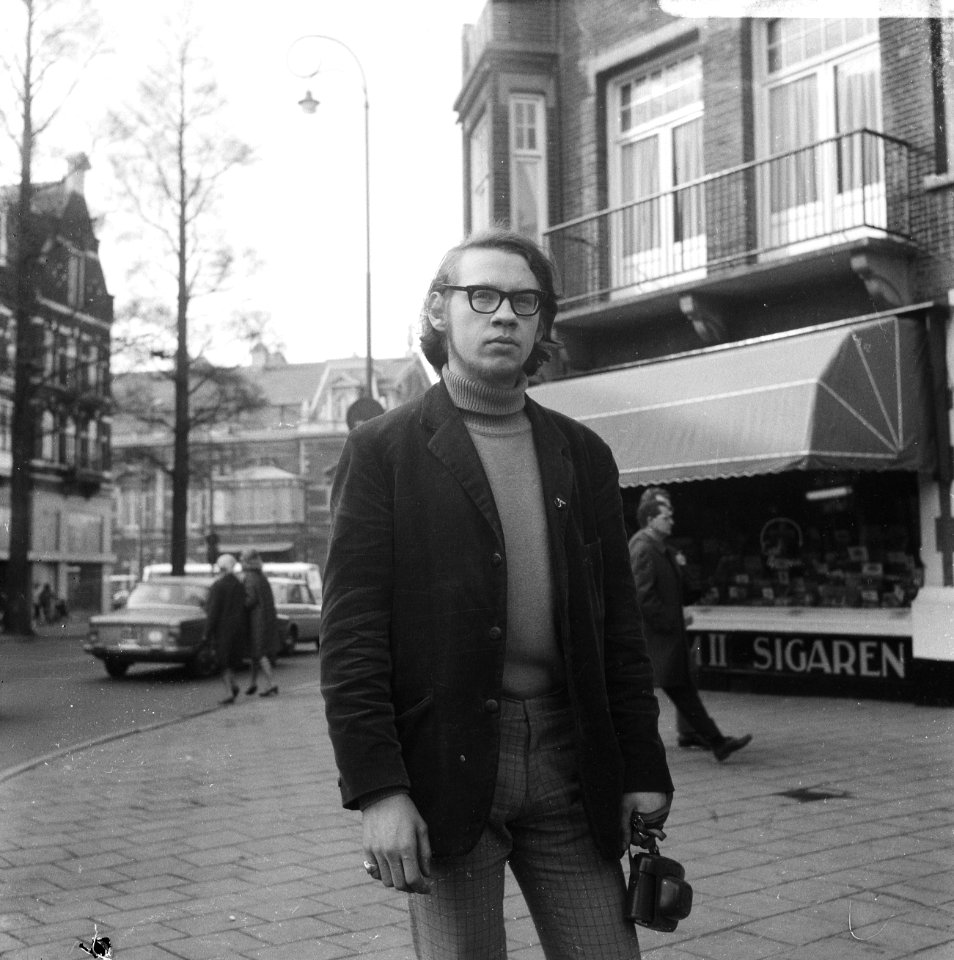 Employe Aeroflot door rijksrecherche te Amsterdam gearresteerd, de zoon van de h, Bestanddeelnr 920-2265
