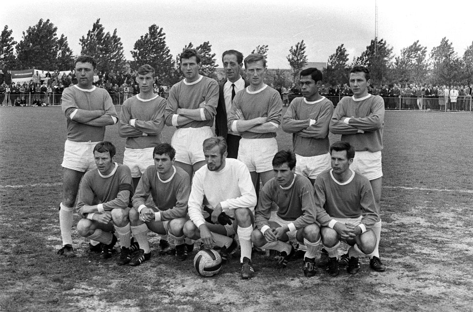 Elftal VV Middelburg, staand v.l.n.r. Bostelaar, Delmotte, J. Groenewegen, Van…, Bestanddeelnr 920-3988