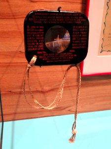 Emergency Signaling Mirror - National Museum of American History - DSC06124