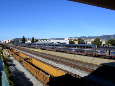 Emeryville Station 2690 04