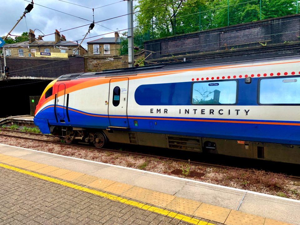 EMR Intercity 222 006 at Kentish Town