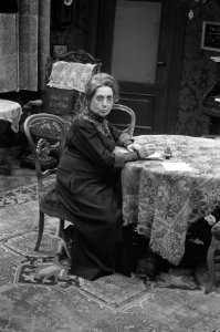 Emmy de Leeuwe in haar rol in Eva Bonheur (TV), Bestanddeelnr 925-5621
