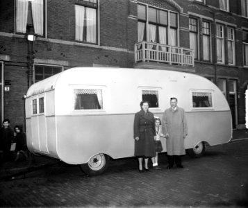 Emigrant artiesten uit Den Haag met woonwagen, Bestanddeelnr 904-4265