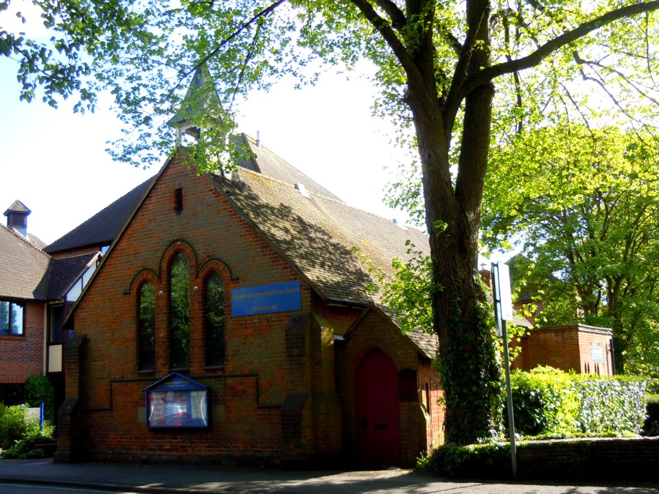 Emmanuel Church, South Street, Farnham (May 2015) (3)