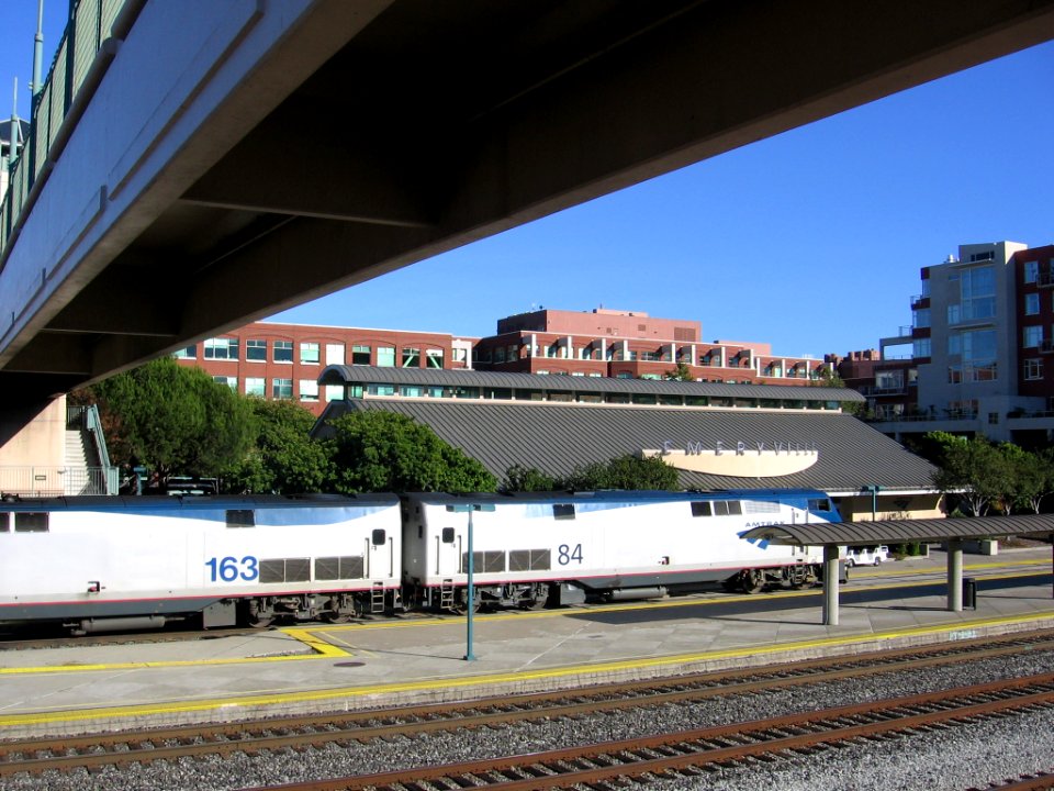 Emeryville Station 2689 03