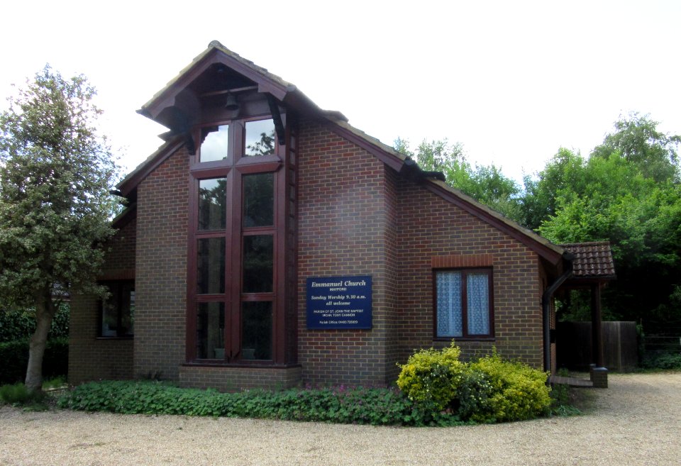 Emmanuel Church, Saunders Lane, Mayford, Woking (June 2015) (3)