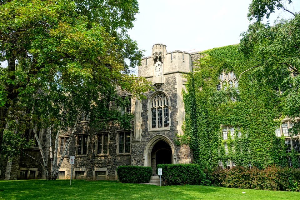 Emmanuel College, Victoria University - University of Toronto - Toronto, Canada - DSC00527