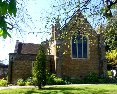 Emmanuel Church, Shepherds Lane, Stoughton, Guildford (April 2014, from East)