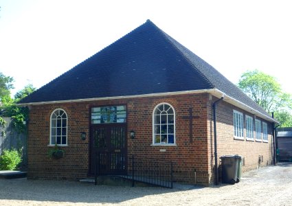 Emmanuel Church, Glaziers Lane, Normandy (May 2014) (2)