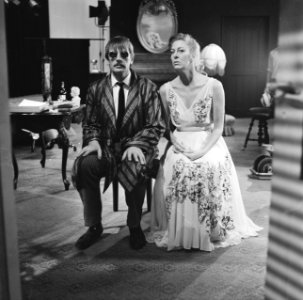 Emmy laat jou niet alleen, toneelstuk AVRO TV Emmy (Ellen Vogel) met Ton Lensi, Bestanddeelnr 921-8145