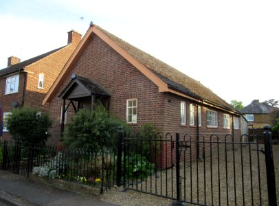 Emmanuel Evangelical Church, Snellings Road, Hersham (June 2015) (1)