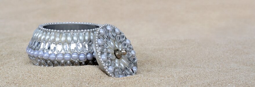 Silver nacre jewellery