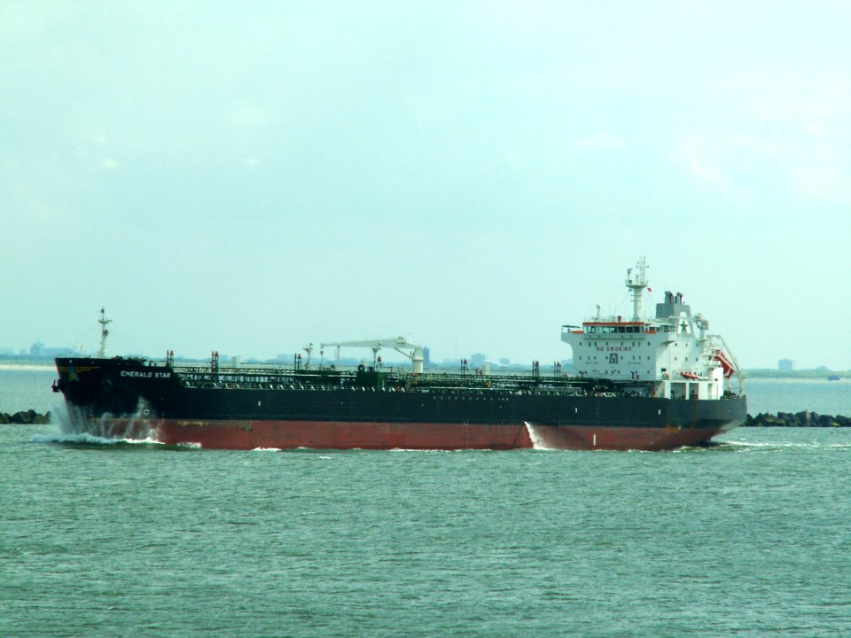 Emerald Star IMO 9290830 leaving Port of Rotterdam, Holland 08-Jul-2006