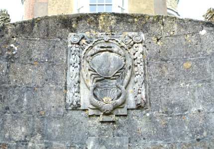Emblem - Luttrell's Tower - Calshot, England - DSC03748