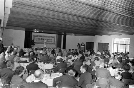 Elke baby die rond 29 september 1966 is geboren ontvangt honderd gulden, Bestanddeelnr 919-5229