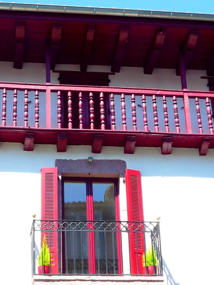 Elizondo (Baztan) - Ventanas y balcones 27