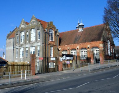 Elm Grove Primary School, Elm Grove, Brighton (April 2013) (1)