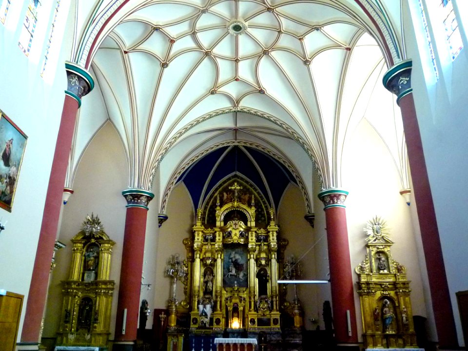 Elizondo - Iglesia de Santiago Apóstol, interior 03