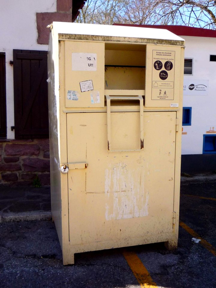 Elizondo (Baztan, Navarra) - reciclaje de residuos urbanos 4