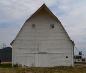 Elmer Baker Barn from W 1