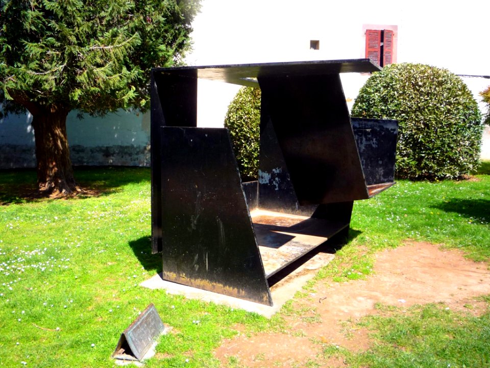 Elizondo - Escultura (Jorge Oteiza)