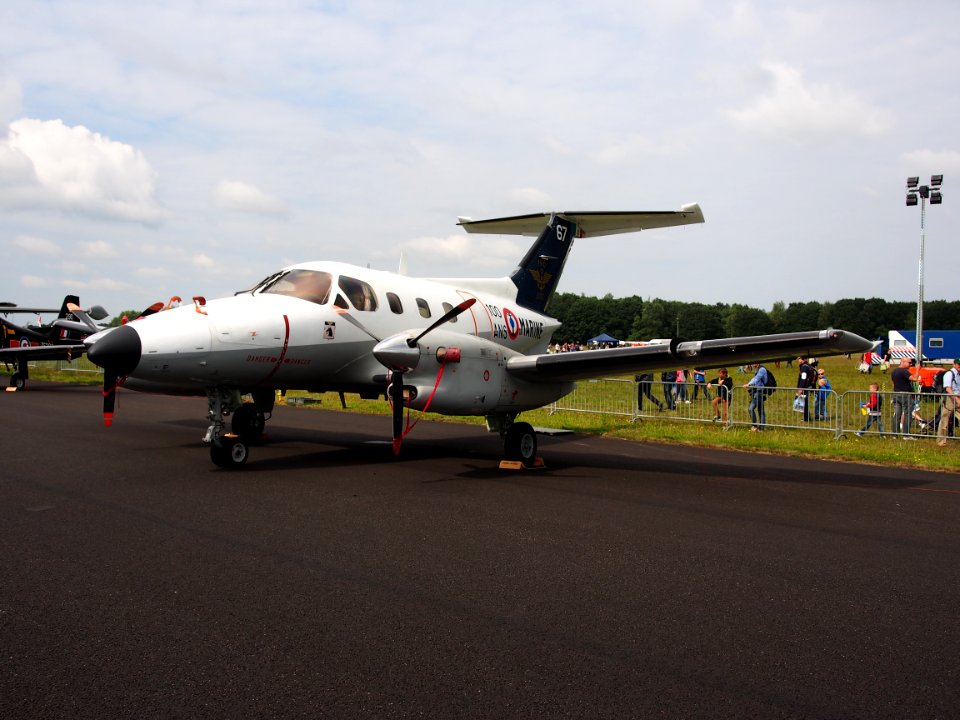 EMB-121 Xingu MARINE 100 ANS No67, pic2