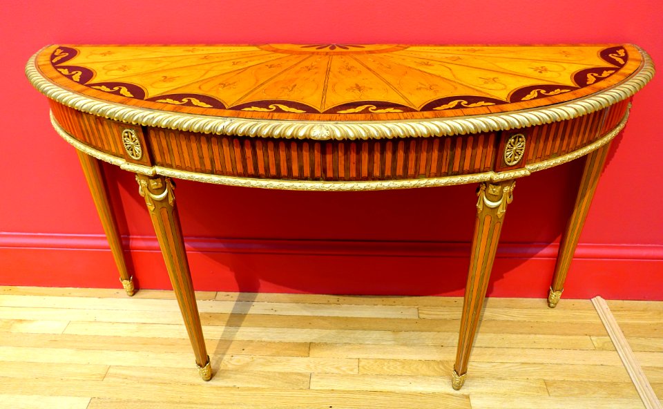 Elliptical side table, John Linnell, designer, England, c. 1775, satinwood, gilt bronze mounts - California Palace of the Legion of Honor - San Francisco, CA - DSC02826