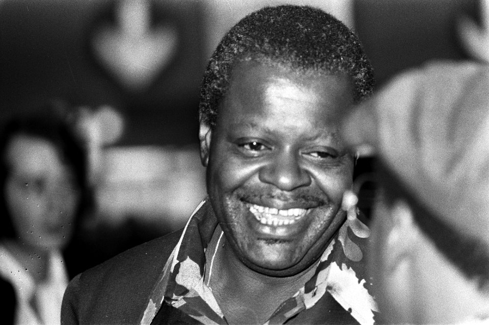 Ella Fitzgeralt en Count Basie op Schiphol Oscar Peterson , kop, Bestanddeelnr 928-1864